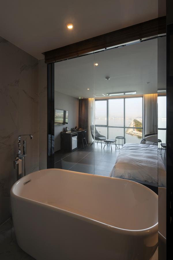 Brown-Dot Hotel Shinho Busan Exterior photo